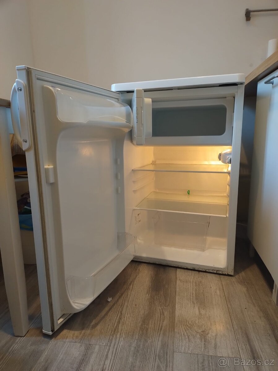 Lednice s mrazakem, 85cm