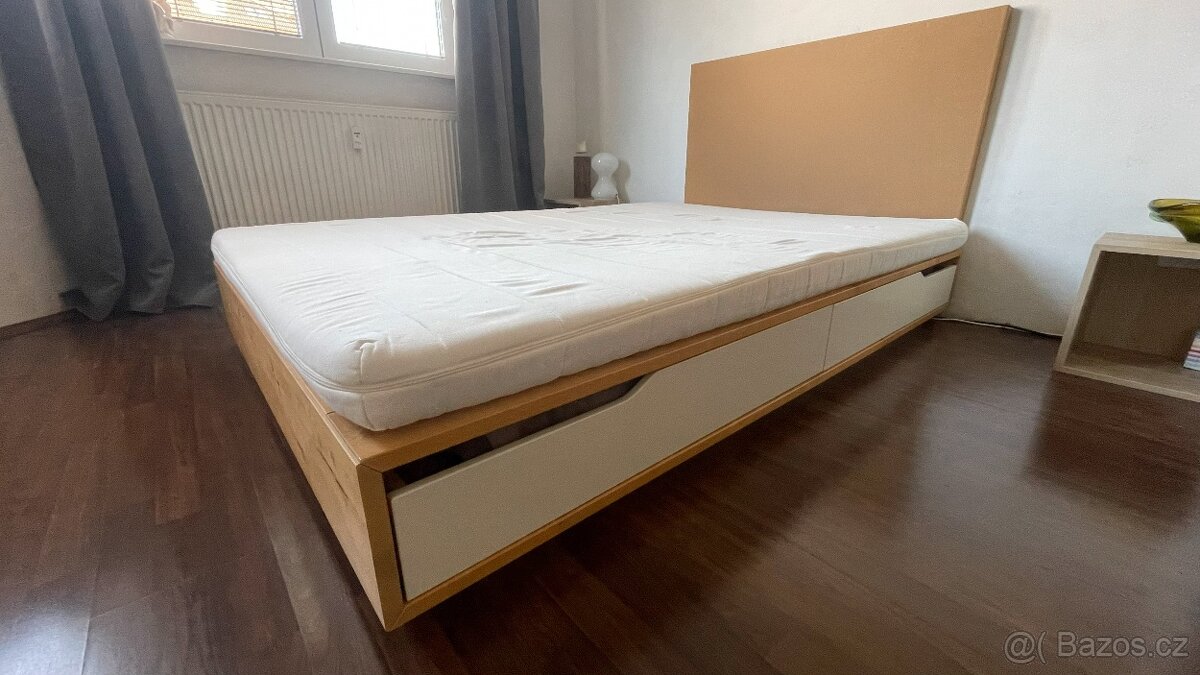 Dvoulůžková postel IKEA MANDAL 140 x 200 cm