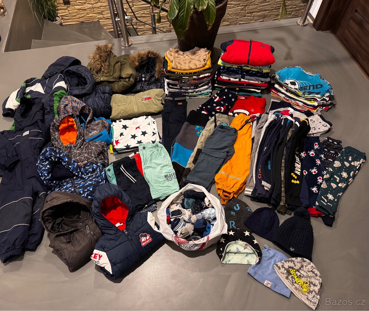 Balík oblečení 98/104 (cca 120 ks)