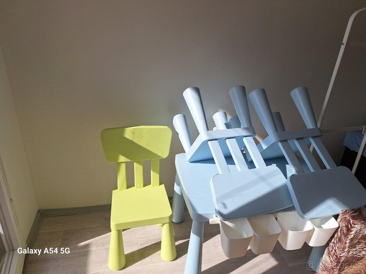 Stůl a 3 židle Mamut z Ikea
