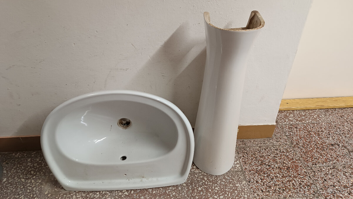 prodám umyvadlo s nohou