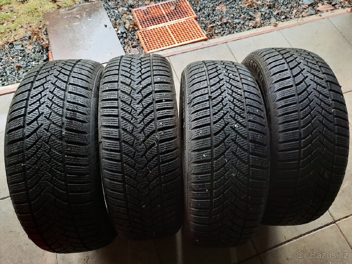 Zimní pneu Semperit-Speed-Grips215/55R17VXL