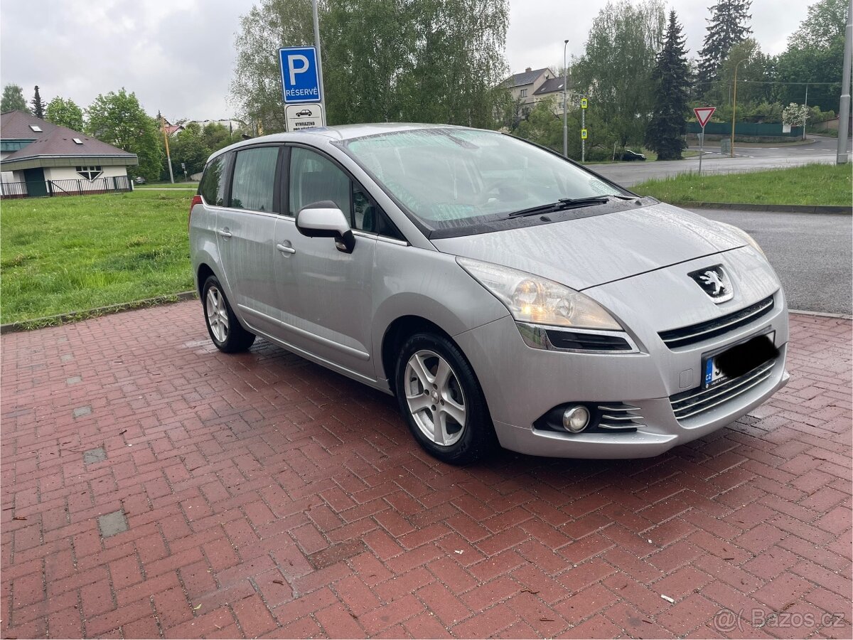 Peugeot 5008 2011