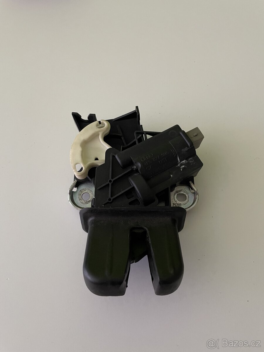 Passat CC B6/B7 zámek pátých dveří 4F5827505 D/C