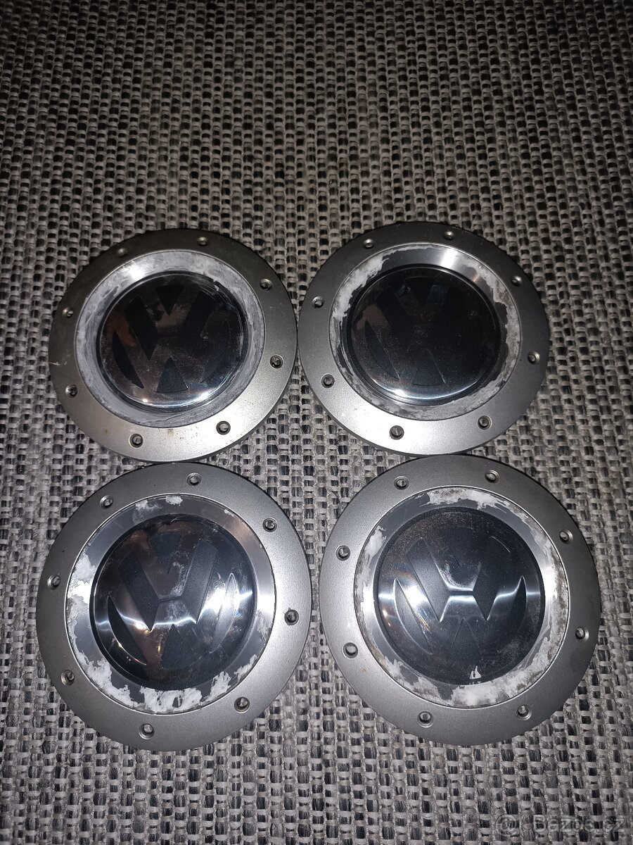 VW Volkswagen středy kol pokličky 1KO 601 149 E