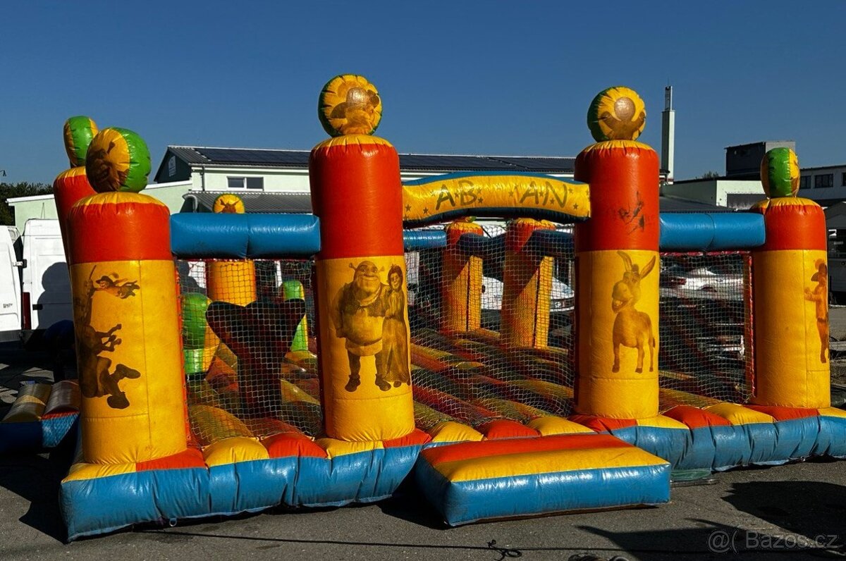 Skákací hrad 10 x 8 metrů prodám
