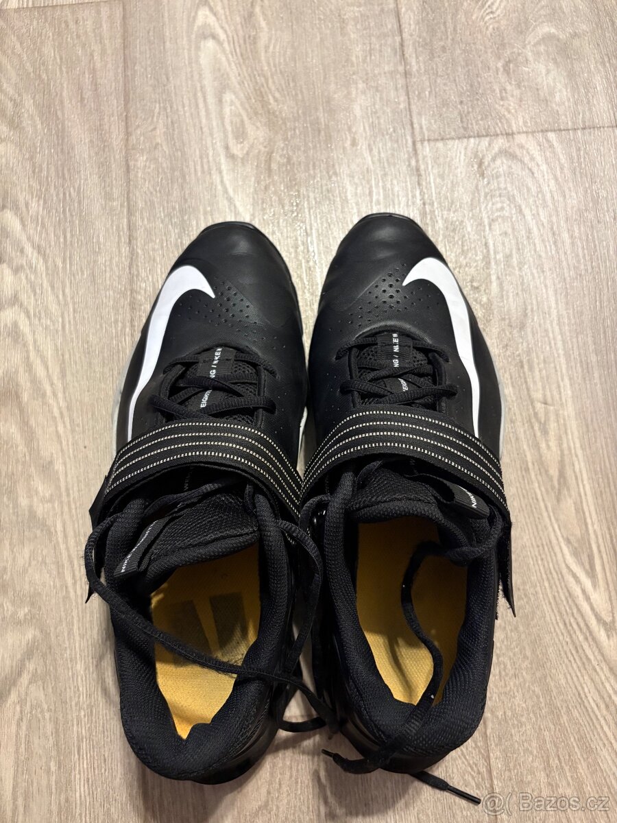 Nike Savaleos