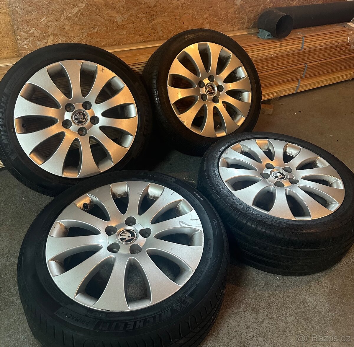 ALU Kola ŠKODA 5x112 R17 VENUS Letní Pneu 225/45/17