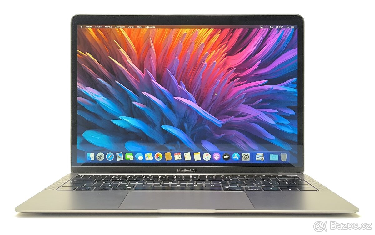 ZÁRUKA/Macbook Air 13.3"/I5 1.6GHZ/8GBRAM/128GBSSD/CZ