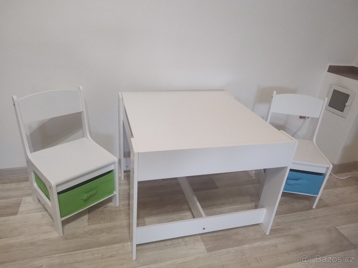 Dětský stůl a židličky