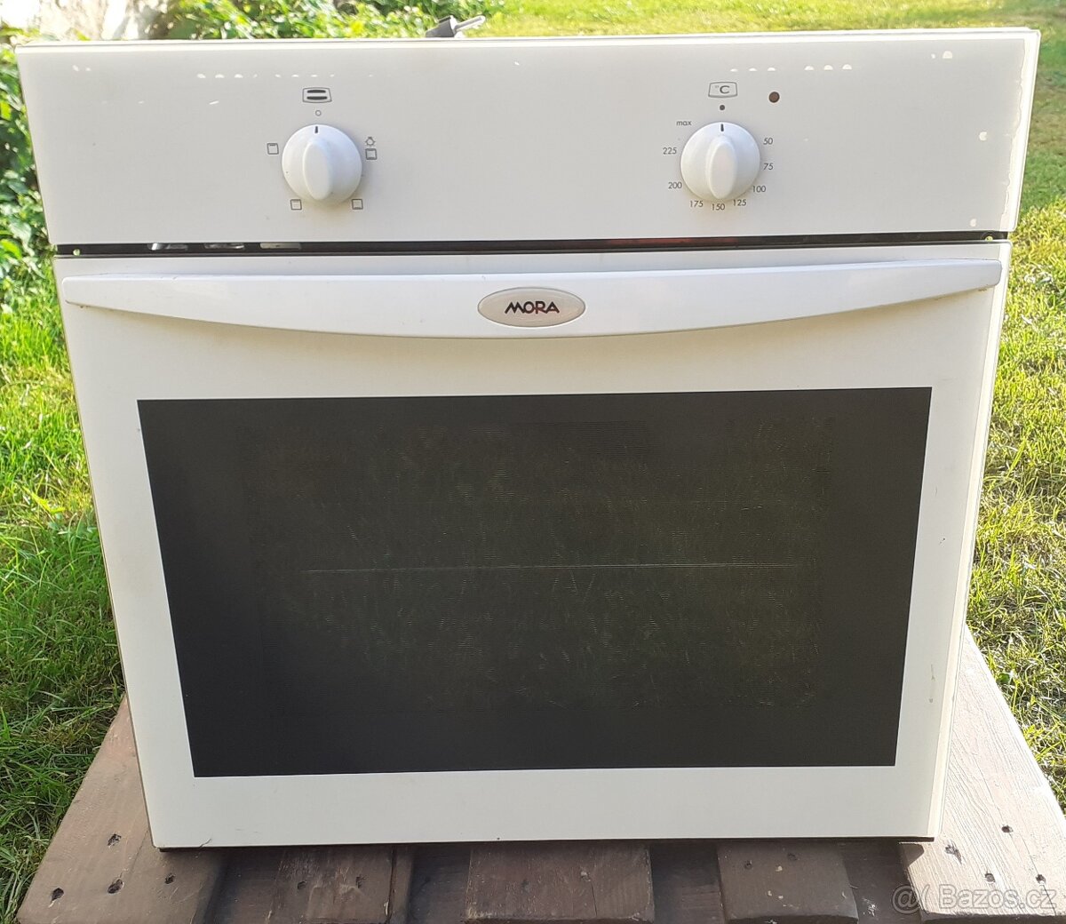 Vestavná trouba MORA model SFS2