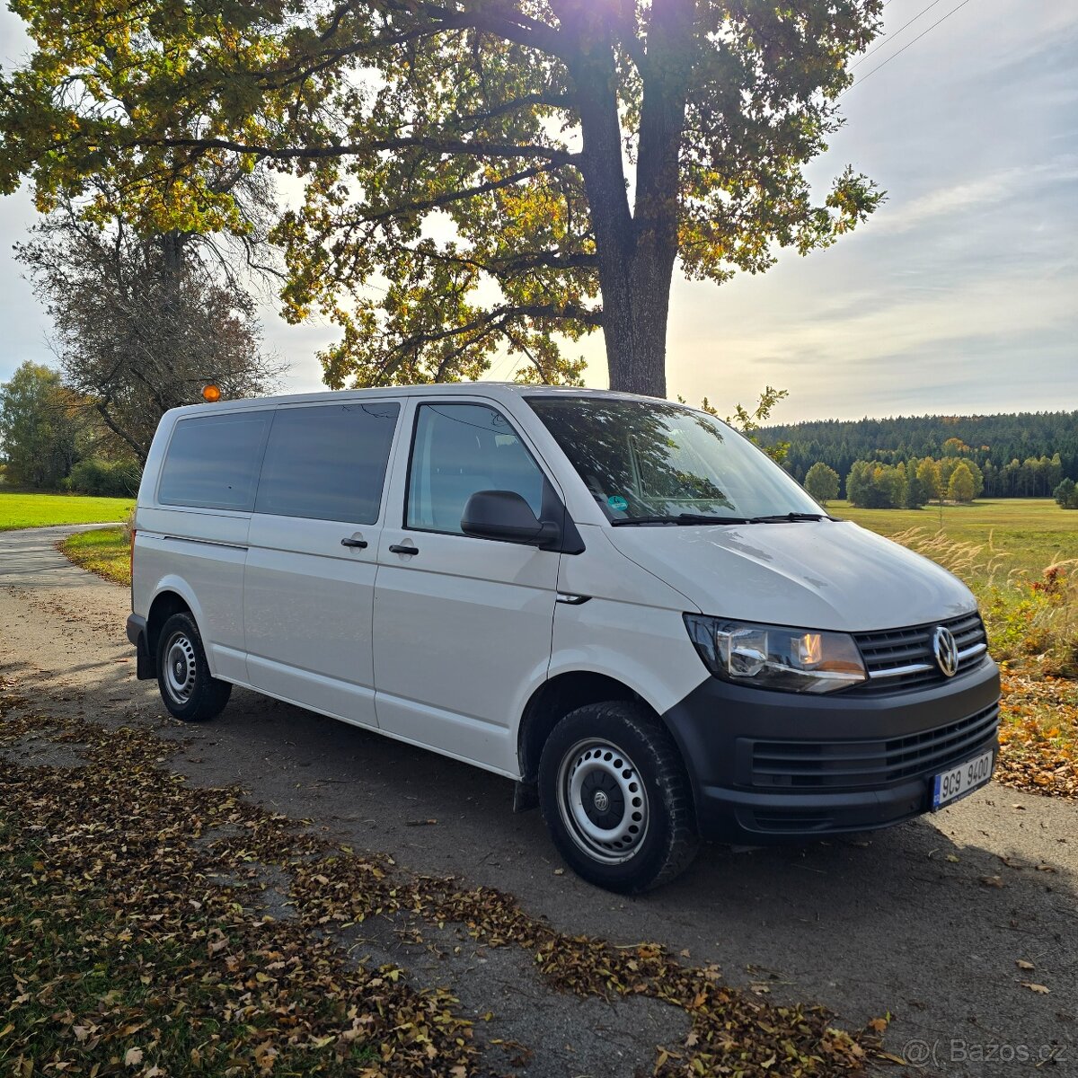 VW Transporter Long 9 míst