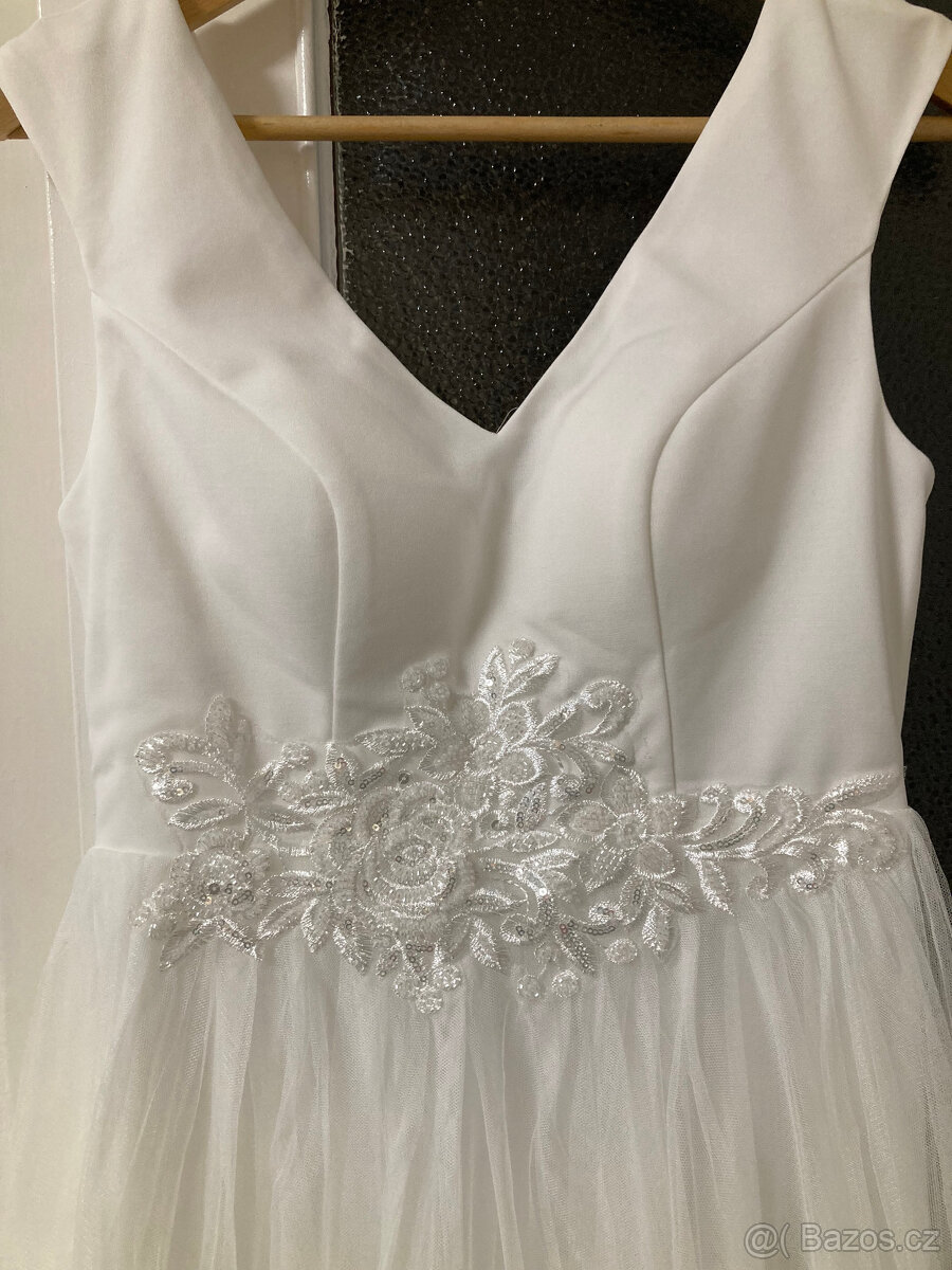 svatební šaty vel 38