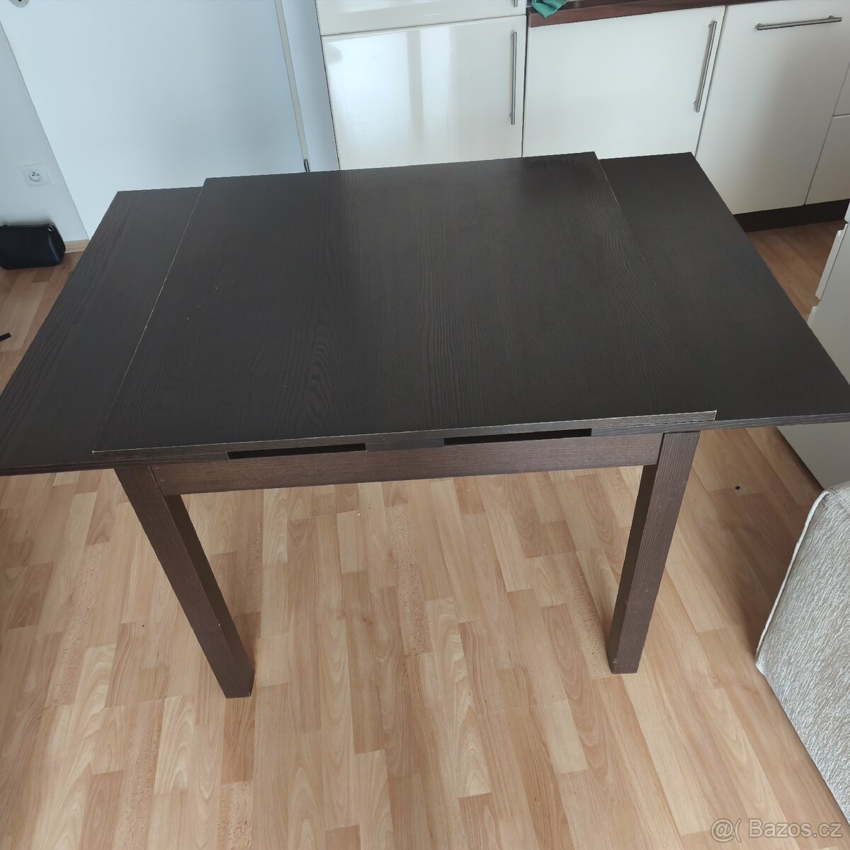 Rozkládací jídelní stůl tmavě hnědá IKEA bjursta