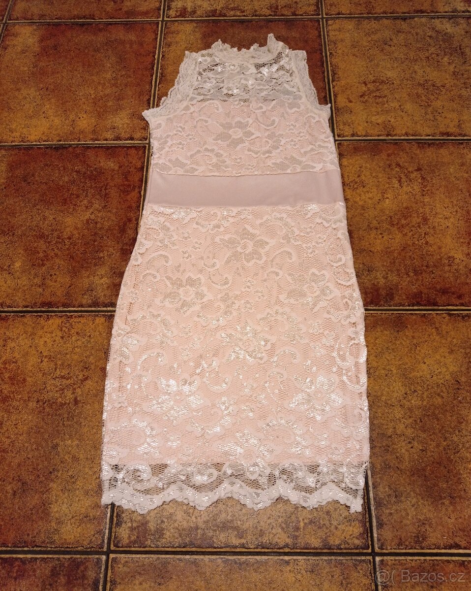 Dámské krajkové šaty Amisu vel. 34