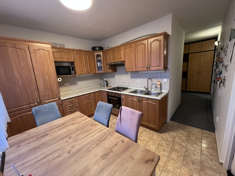 Prodej bytu 3+1, francouzské okno, 64m2, Pardubice-Dubina