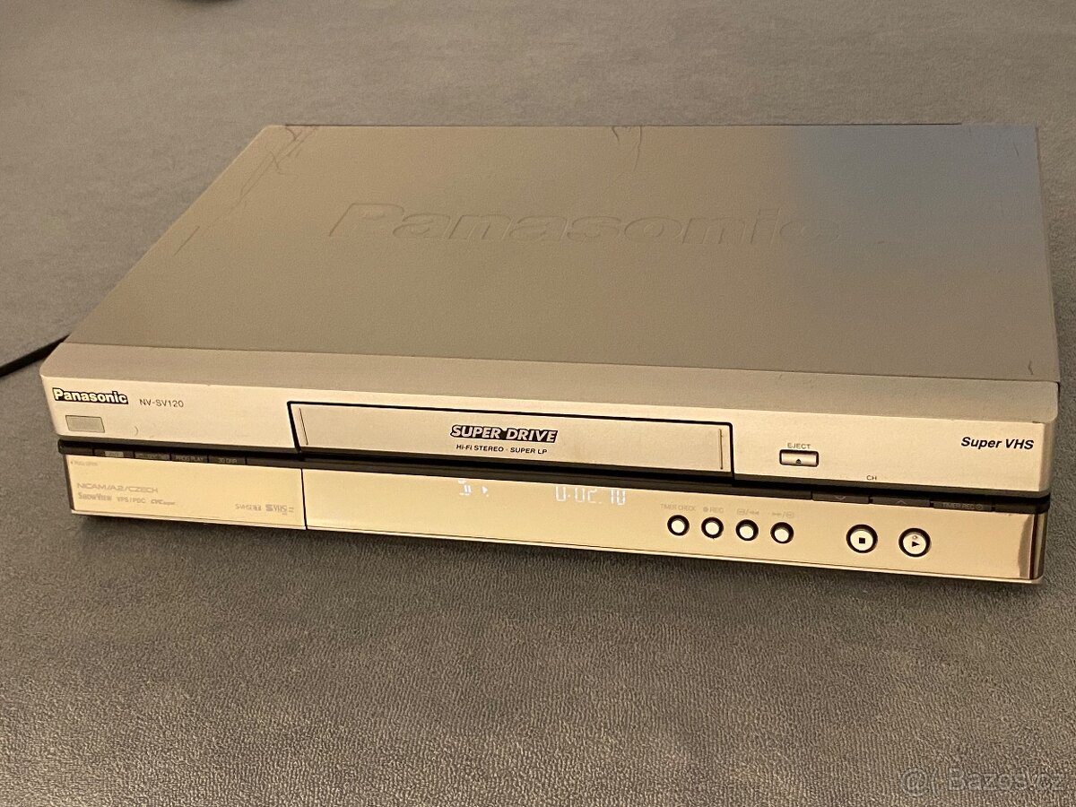 S-VHS video Panasonic, HIFI stero, 6 hlav, ovladač
