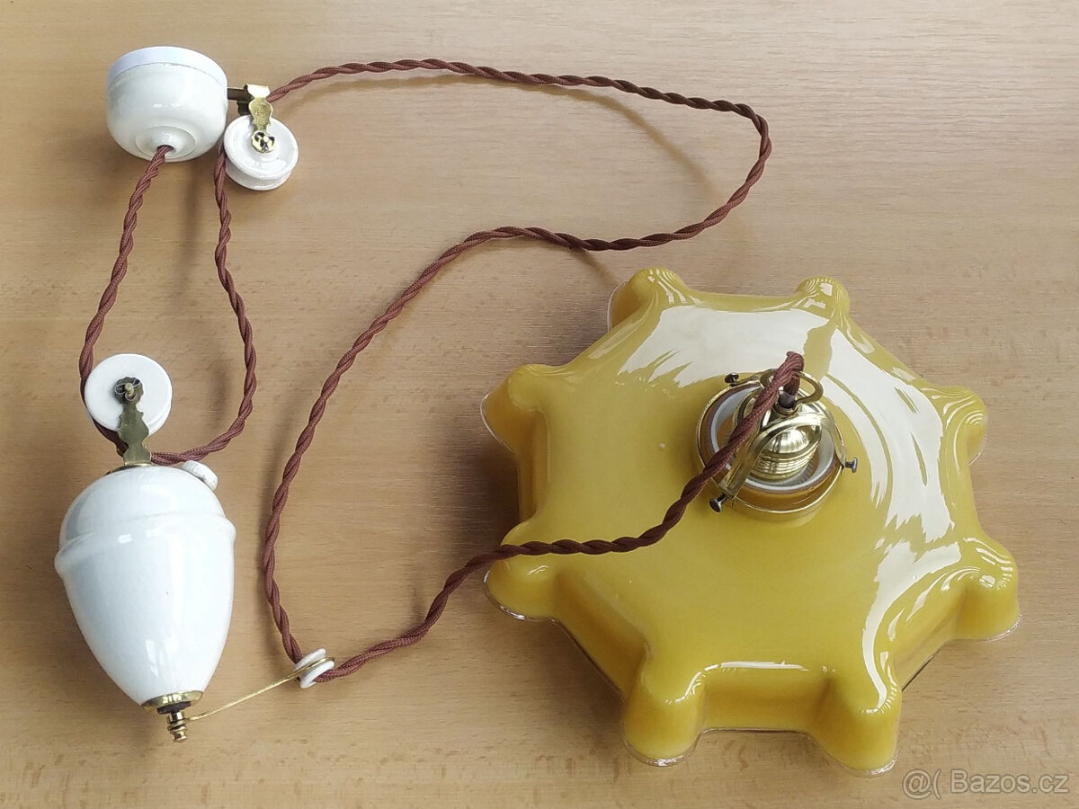 Starý stahovací lustr / stahovačka na chatu / chalupu