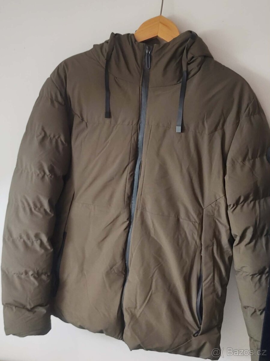 Khaki Puffer Bunda s Kapucí (Velikost L/XL) – NOVÁ