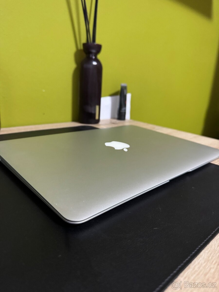 MacBook Air 2017 13” i5, 8GB RAM, 128GB SSD – NOVÁ BATERIE,