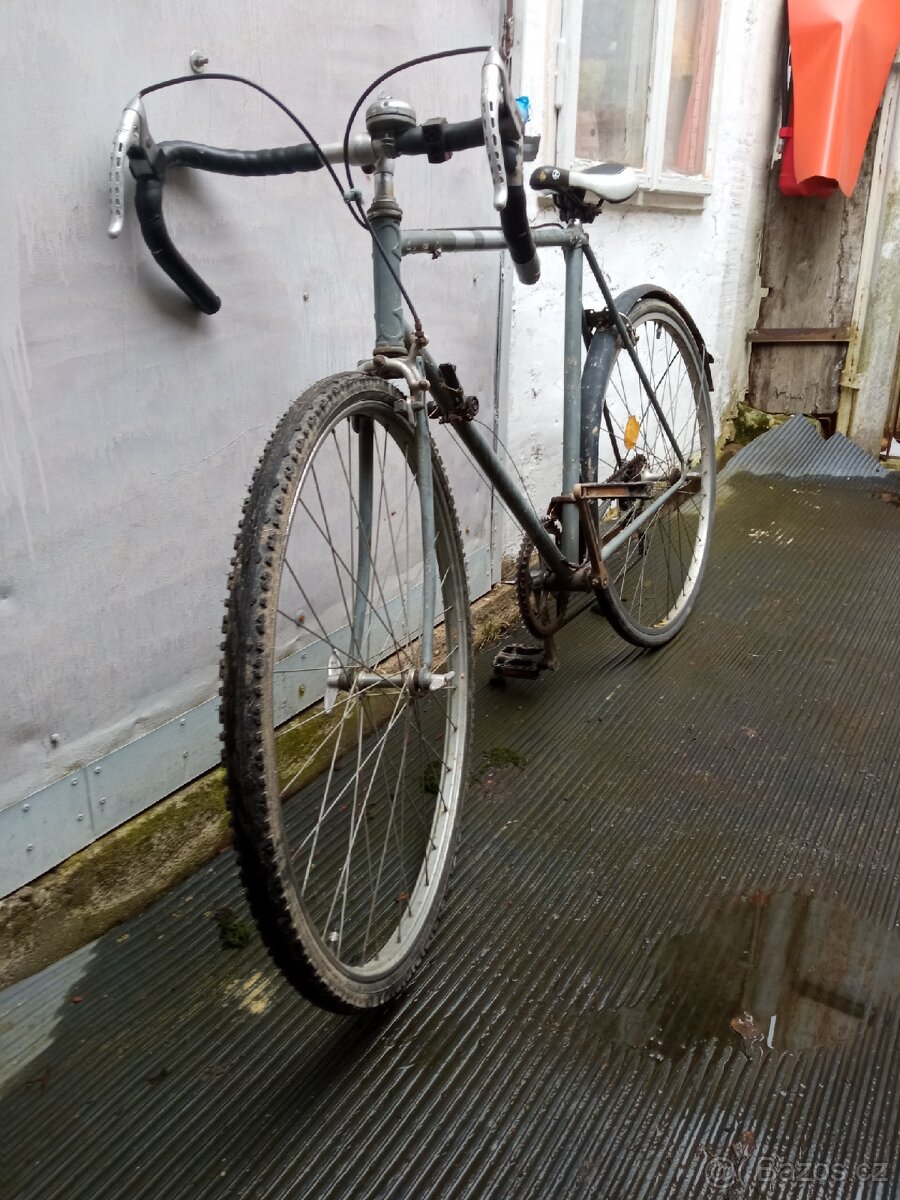 Silniční Kolo favorit