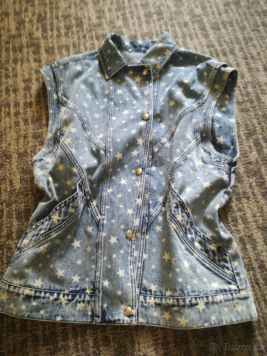 Krásná stylova džinova vesta