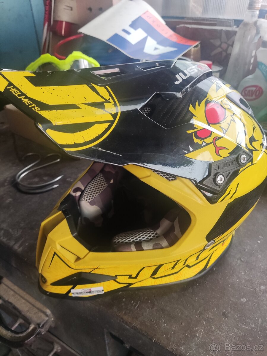 Motocross helma JUST 1 carbon