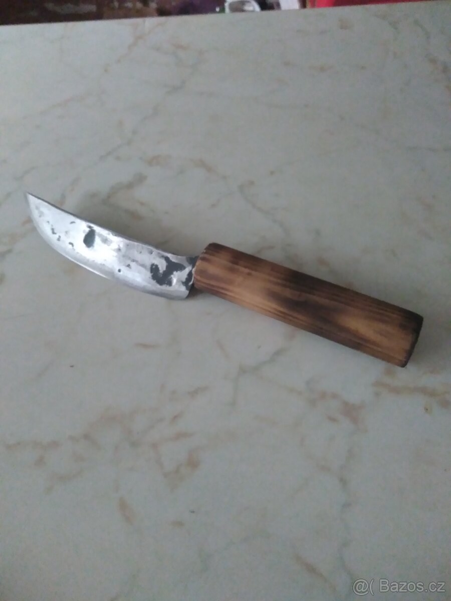 Nůž kovaný