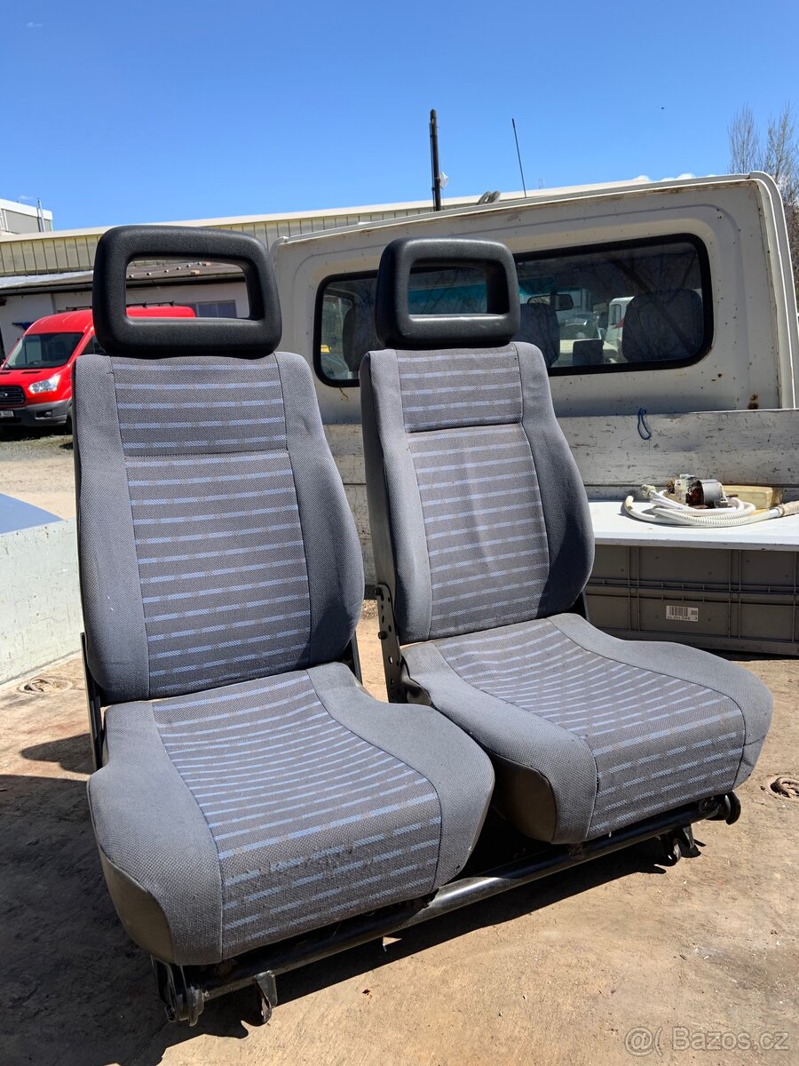 Dvojsedadlo Volkswagen LT