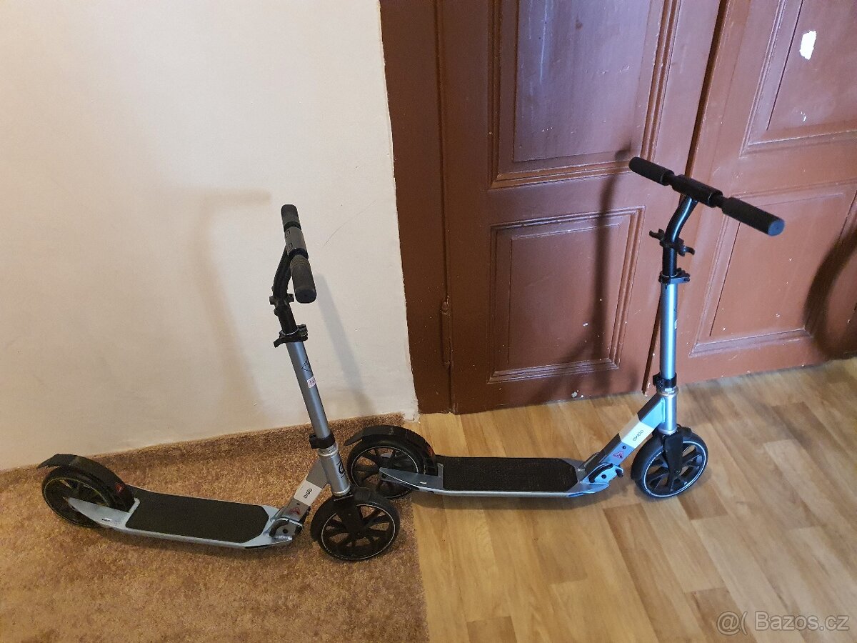 Prodám koloběžku a helmu