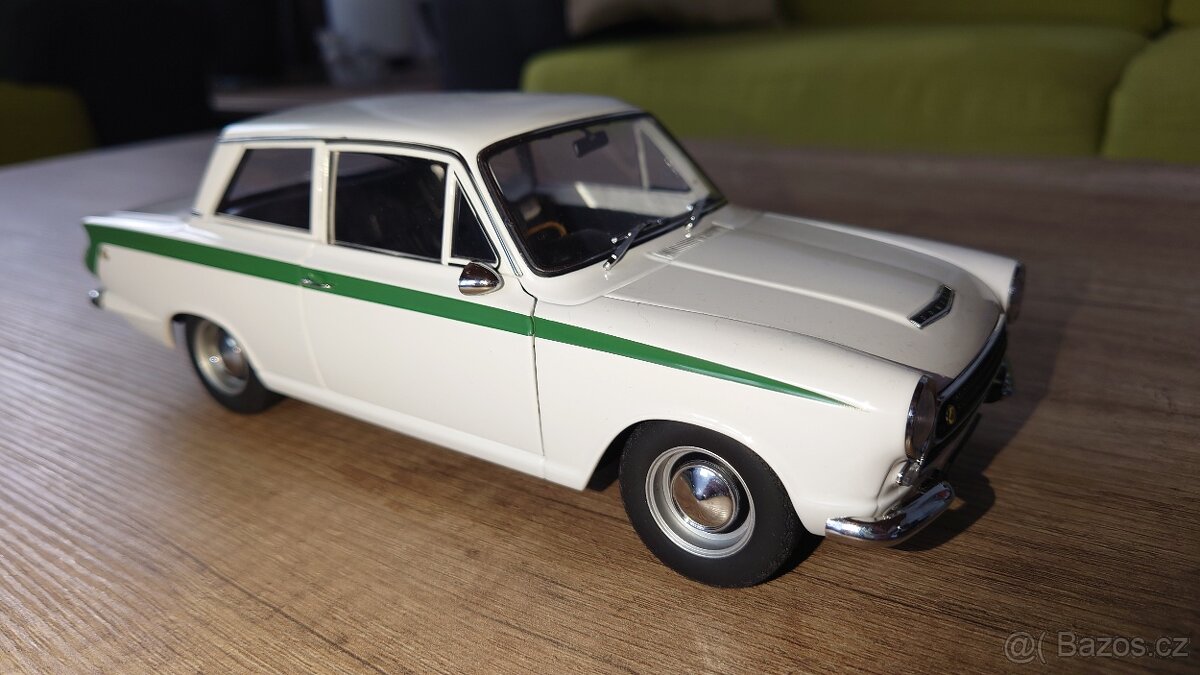 Modely AutoArt a Kyosho 1:18