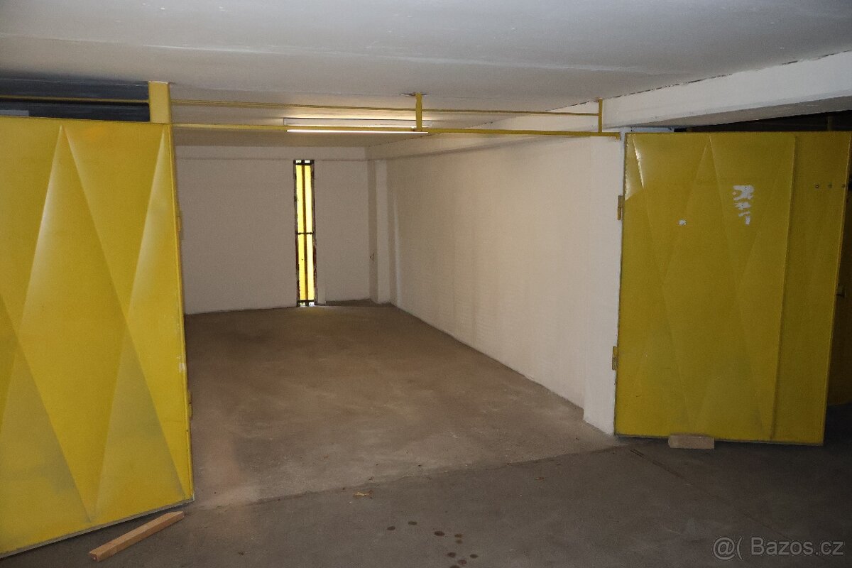 Garáž na pronájem 18m2 na Praze 8 - Ládví