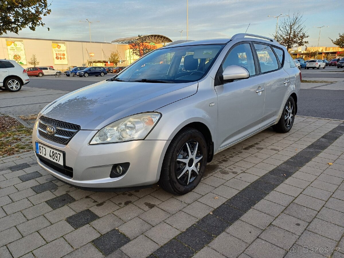 Kia ceed SW 1.6 benzín - nová STK
