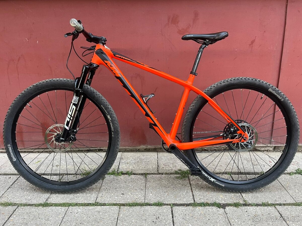 KTM karbonové kolo