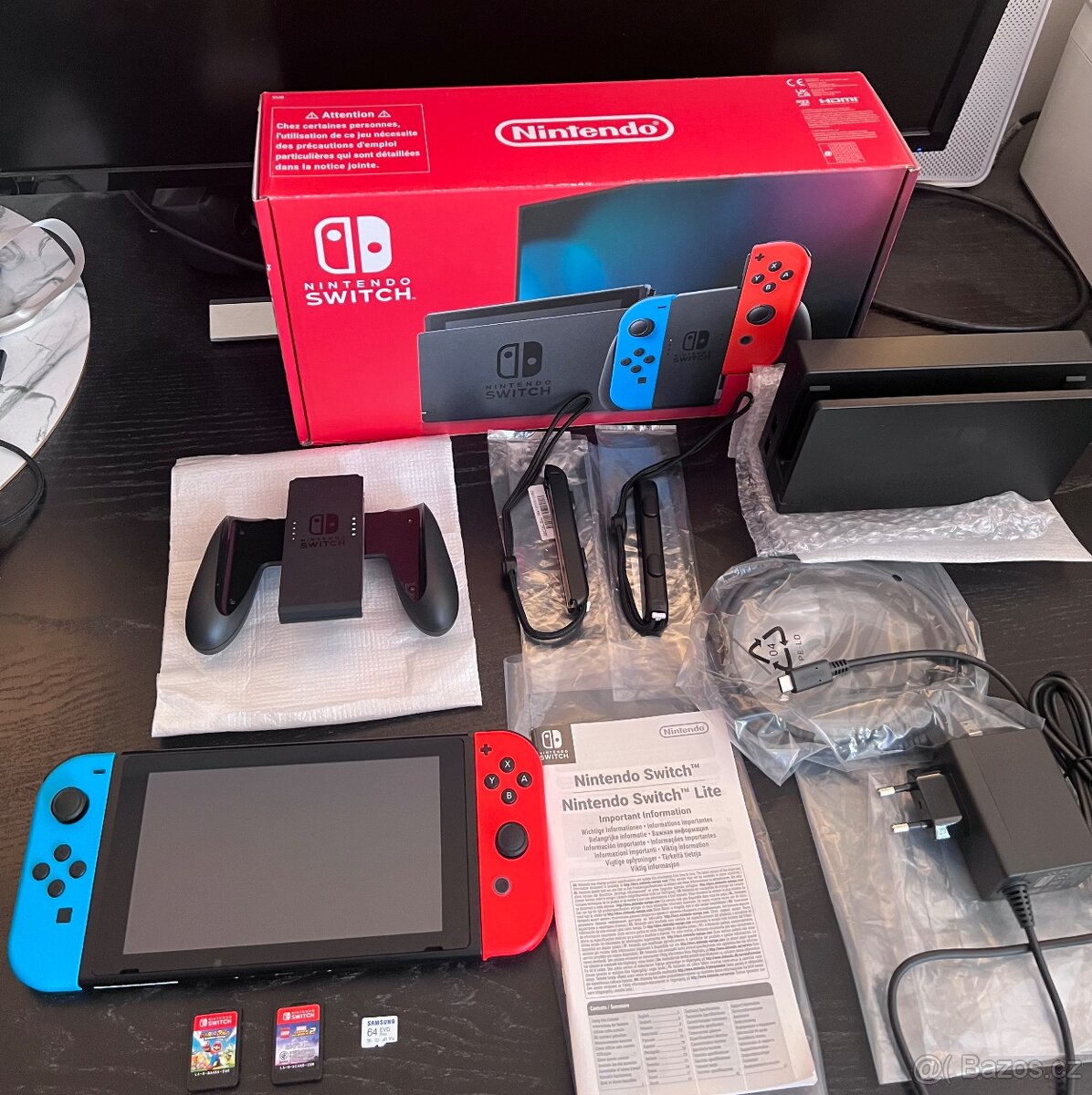 Nintendo Switch téměř nové + hry Mario Lego Avengers