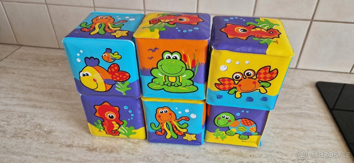 Měkké pěnové kostky Playgro – 6 ks (+ 2 navíc z jiné sady)
