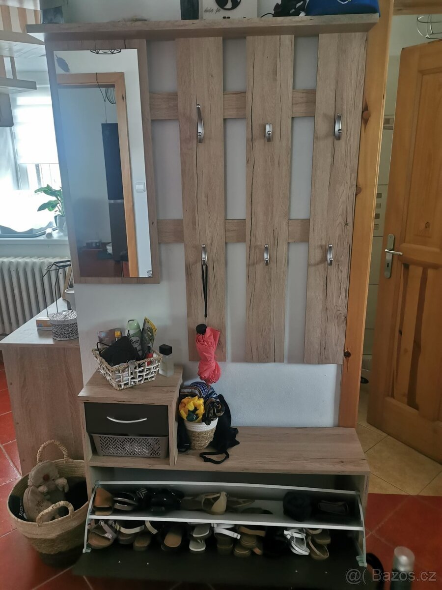 Předsíňová stěna