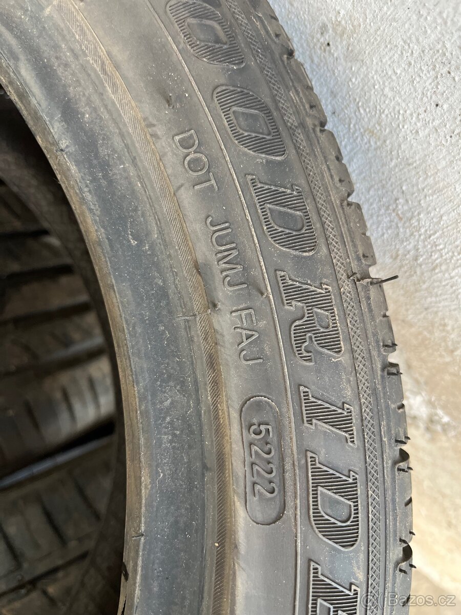 Prodám 4x pneu 235/45R17 letní