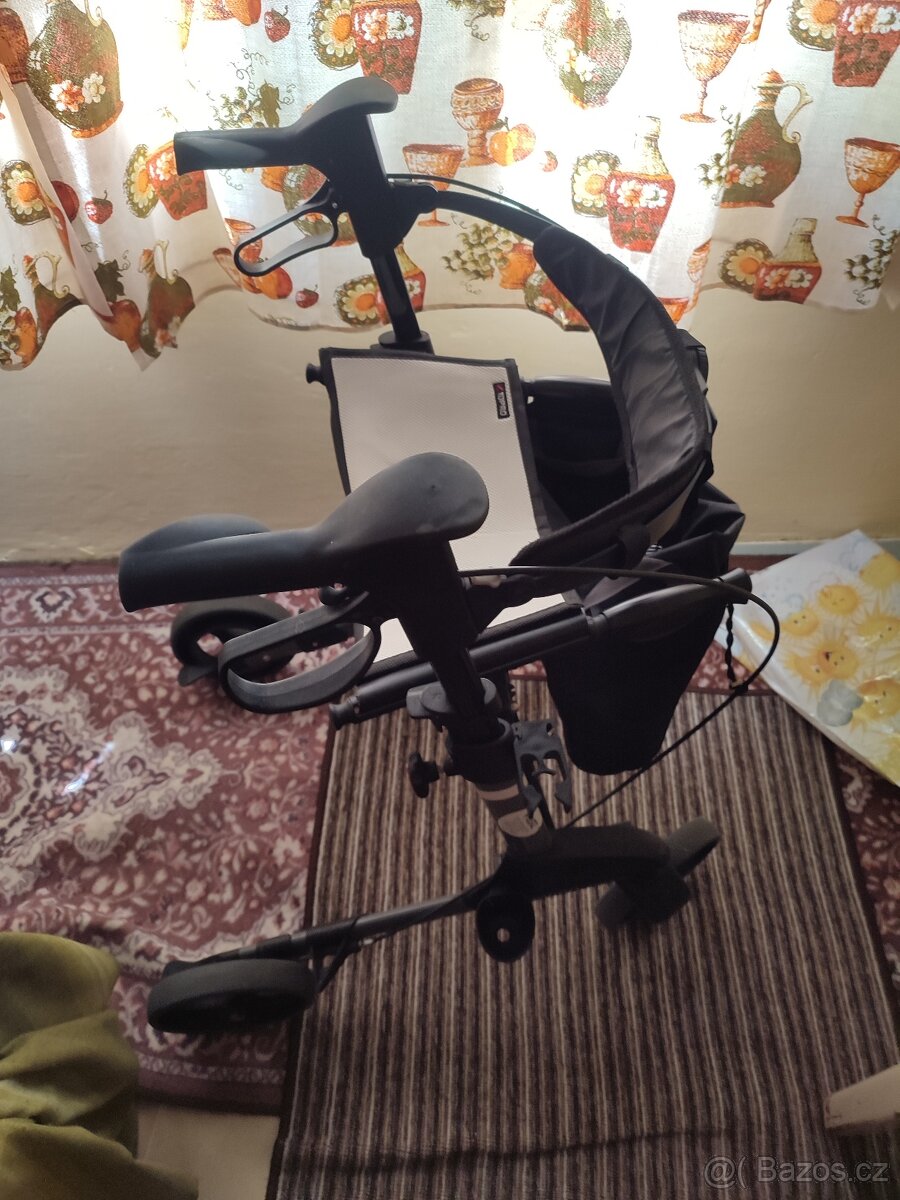 Chodítko pro seniory, seniorské chodítko
