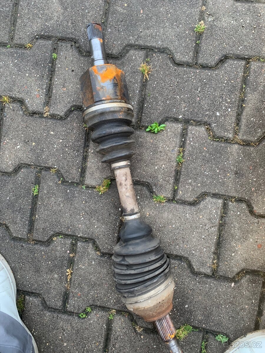 Levá poloosa alfa Romeo 159 2.0jtdm