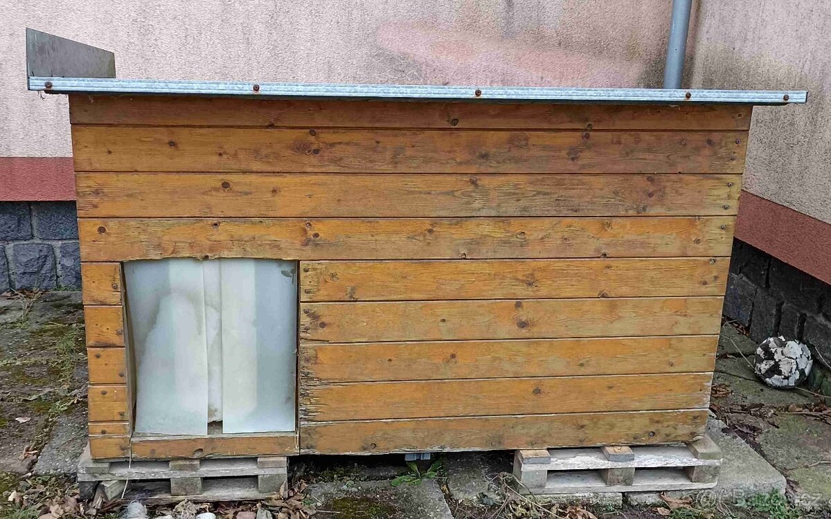 Prodám boudu pro většího psa