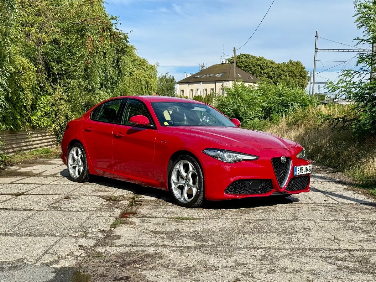 Alfa Romeo GIulia Veloce 2.2 JTDm Q4 - TOP stav, serviska