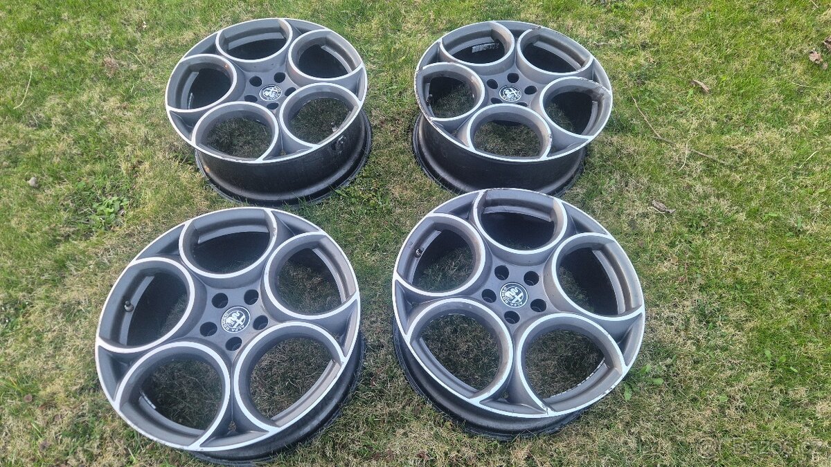 Alfa Romeo Stelvio origo alukola 19"