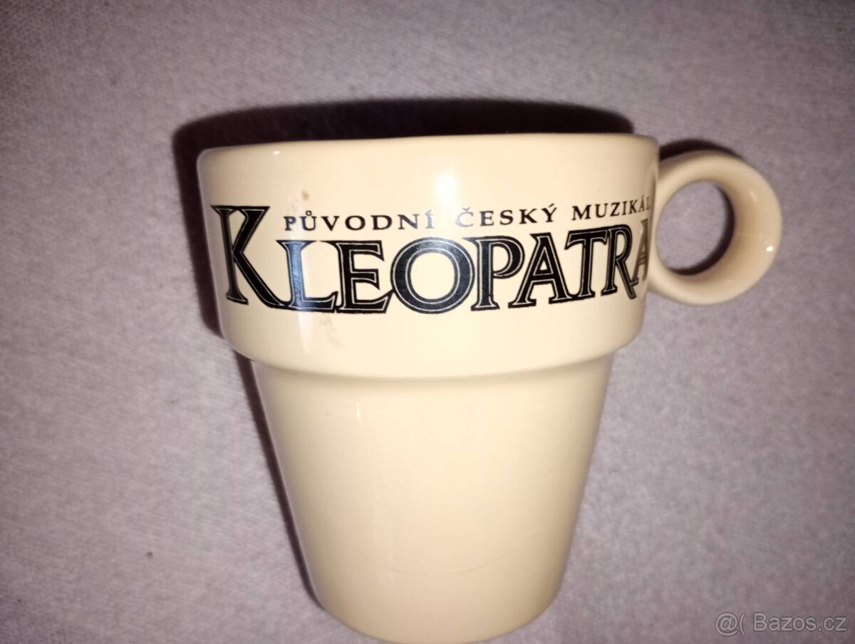 Kleopatra muzikál hrnek