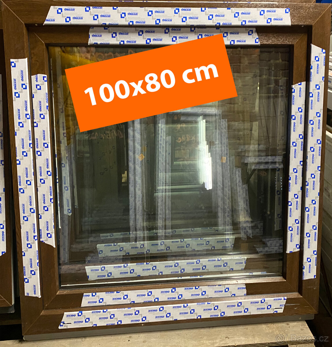 Plastové okno - Děkor ořech - 100x80 cm