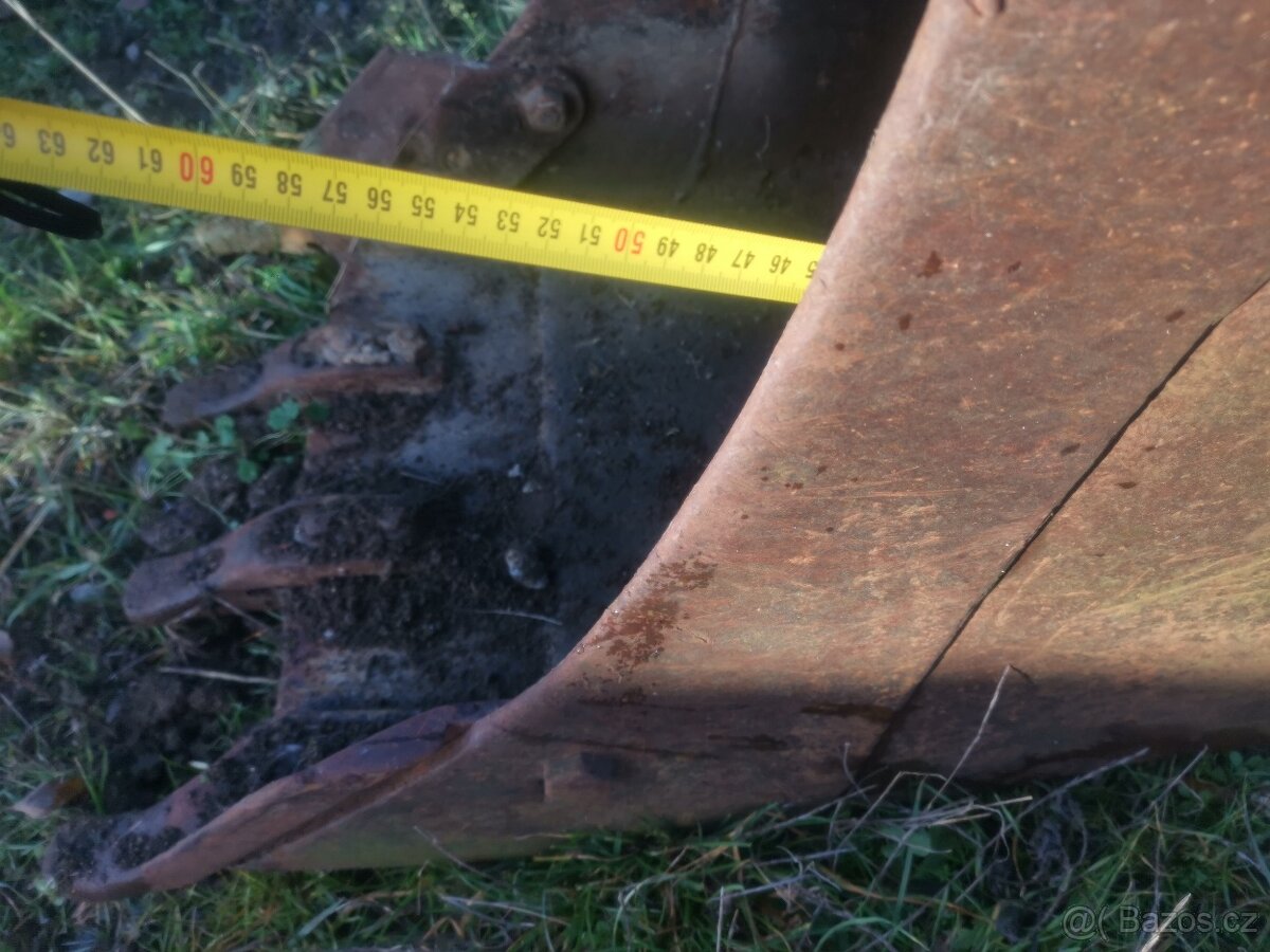 Lžíce traktorbagr JCB