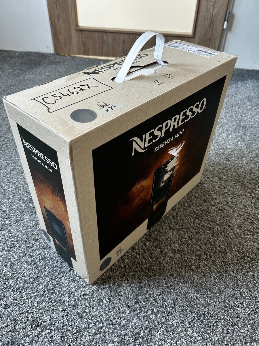 Kapslový kávovar Nespresso Essenza Mini + Nerezová kapsle