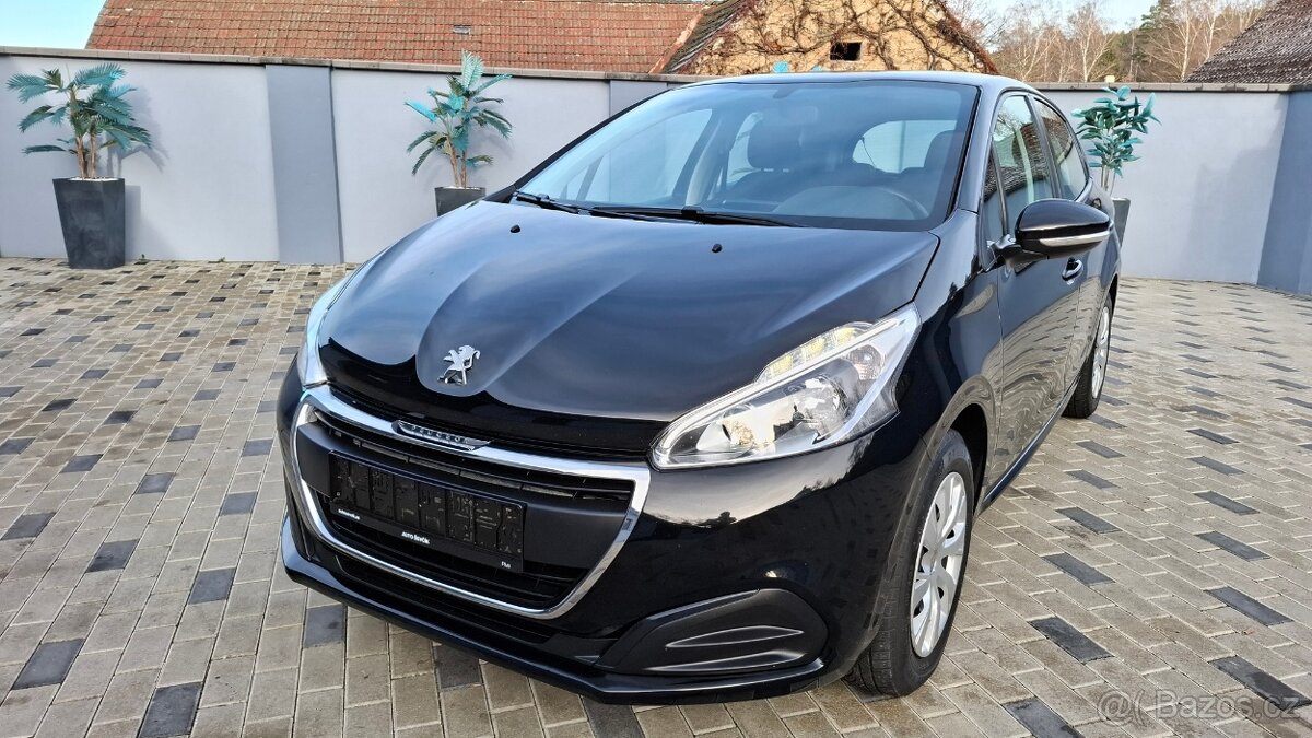 Peugeot 208 1,0 VTI - 50kw. KRÁSNÝ STAV - NAJETO: 70 tis km