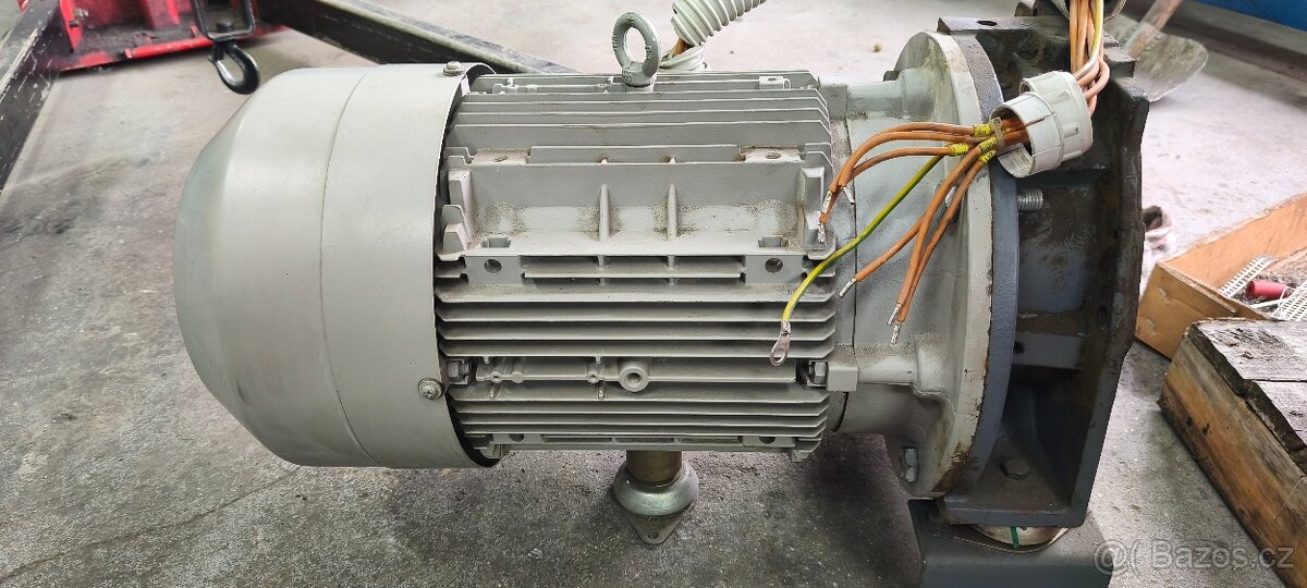 Prodám 3f motor 18,5kw