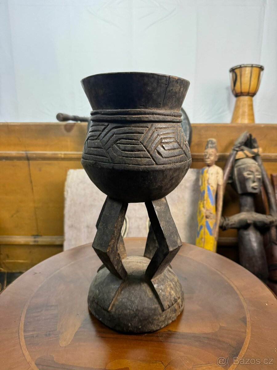 Řezbovaná nádoba Kuba (519020)